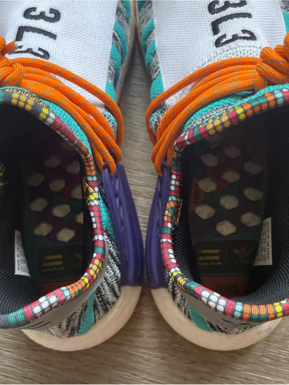 Size 10.5 - Adidas X Pharrell Williams Hu Race NMD Solar Pack Orange Aqua BB9528 - Picture 11 of 16